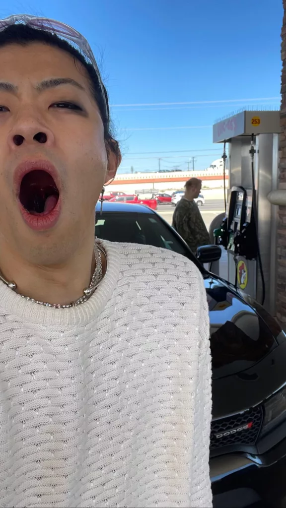 chorareii tohji interview sleepy selfie gas station